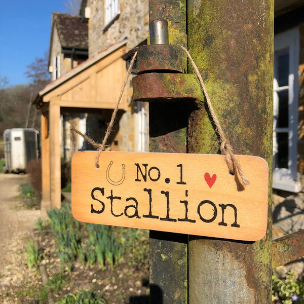 ''N°1 Stallion'' Wooden Hanging Sign - Gallop Guru